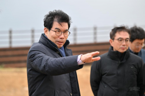 김 광 열, 丙午年 새해 붉은馬 타고  잘 사는 영덕 건설 지축 울린다...