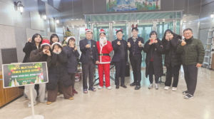 영해중·고, 크리스마스 ‘등굣길 음악회’