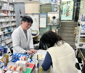 치매 안심 약국·가맹점서 치매 정보 받아보세요