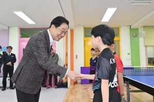 교육감, 봉화군 상운초 탁구부 찾아 미래 체육 인재 격려