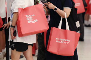 '무신사 스탠다드 뷰티'···초저가 화장품 뛰어든다