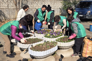 북구 구암동 새마을부녀회, 봄꽃 식재