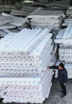 쌓여가는 수출 원단