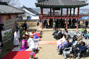 군위향교서 전통혼례식 성황리 진행