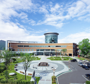 사람을 키우는 책, 문화를 만드는 '김천시립도서관'