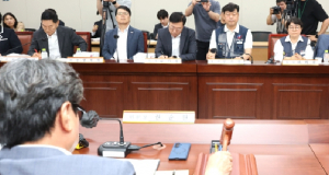 내년 최저임금… 사용자“업종 구분”근로자“도급 적용”