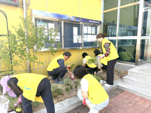 율곡동 통장협의회, 행정복지센터 화단 정비